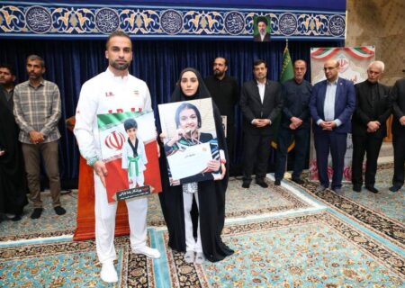 پرچم متبرک ایران به پرچمداران بازی‌های آسیایی ۲۰۲۶ اهدا شد