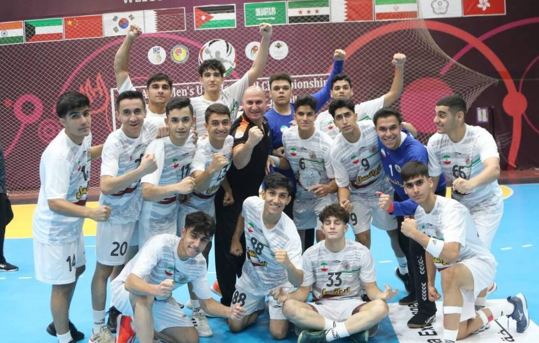 ایران، میزبان را گلباران کرد