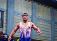 استقلال قم قهرمان لیگ برتر کشتی فرنگی شد؛ شب رویایی آبی‌پوشان