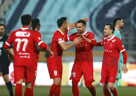 پرسپولیس با شکست پیکان در هفته ۱۳ لیگ برتر به صدر جدول رسید