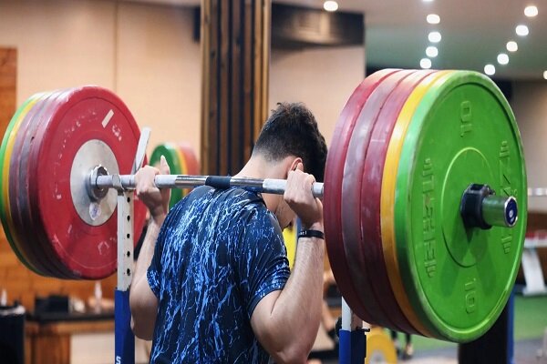 از فدراسیون جهانی پیگیر ویزای وزنهبرداران هستیم