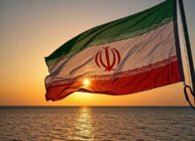 اهتزار پرچم ایران به نام «شهدای ناو دنا» در بازی‌های آسیایی ساحلی چین
