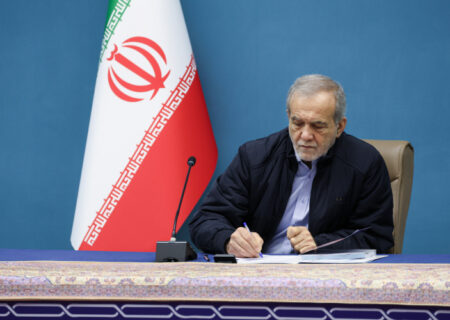 دکتر پزشکیان قهرمانی مقتدرانه تیم کشتی فرنگی نوجوانان در آسیا را تبریک گفت