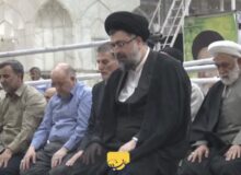 اقامه نماز ظهر و عصر به امامت حجت‌الاسلام والمسلمین سید یاسر خمینی در مراسم سی‌وهفتمین سالگرد ارتحال امام خمینی(س)
